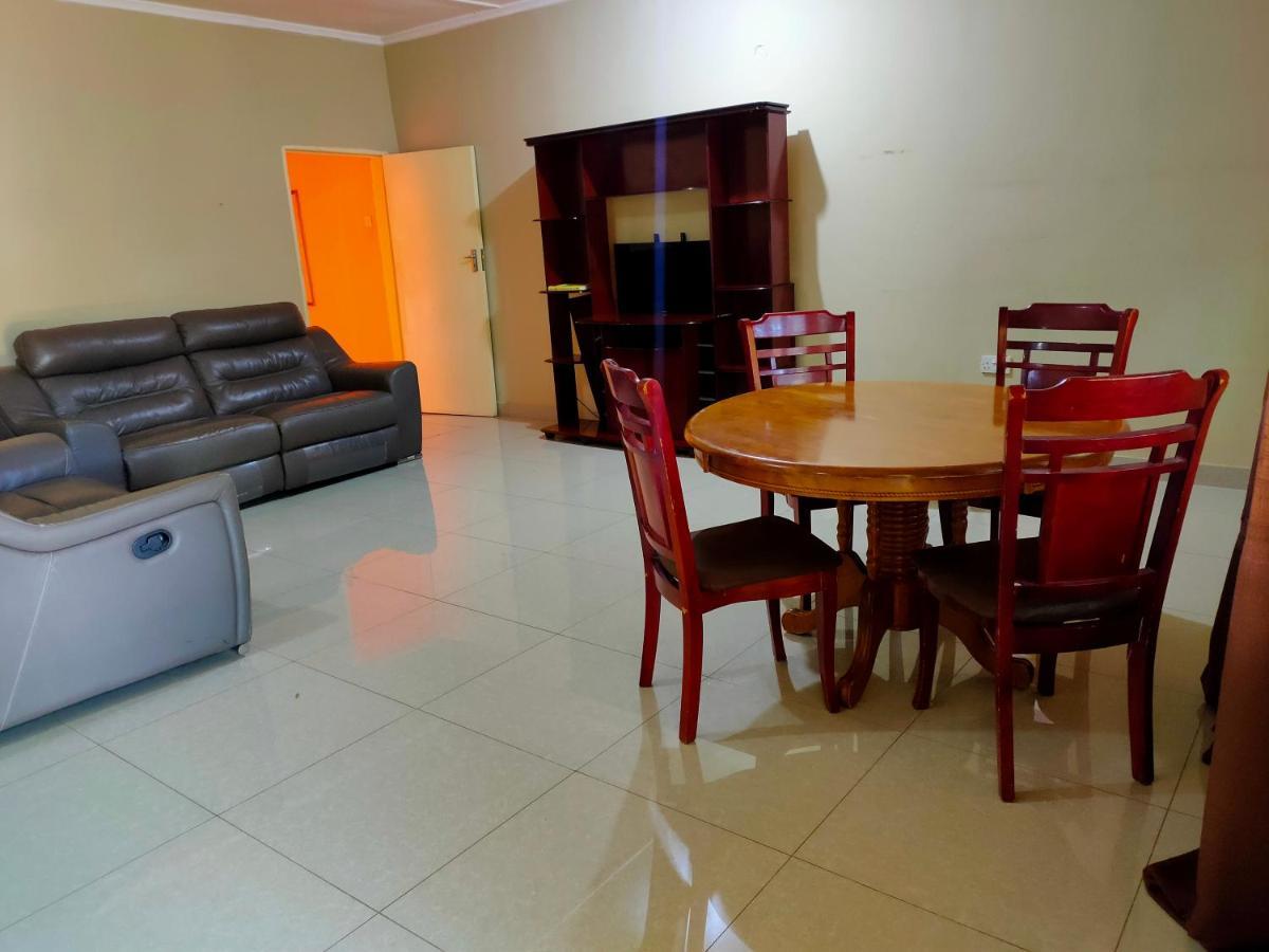 Golden Days Lodge ลิฟวิงสโตน ภายนอก รูปภาพ