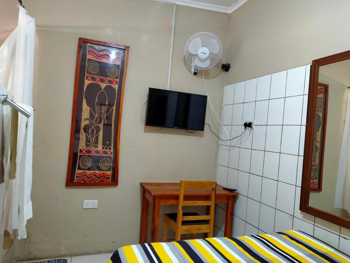 Golden Days Lodge ลิฟวิงสโตน ภายนอก รูปภาพ