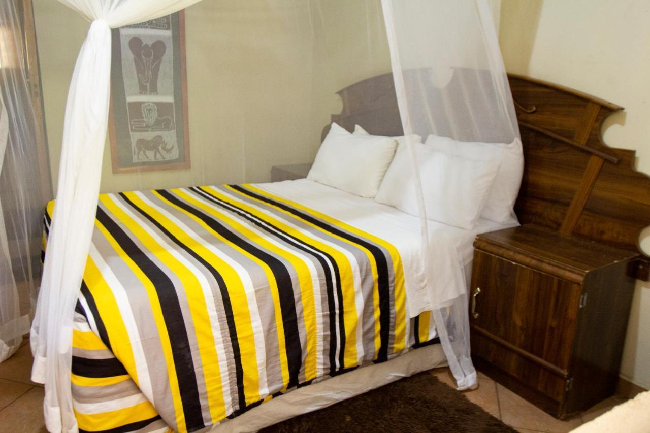 Golden Days Lodge ลิฟวิงสโตน ภายนอก รูปภาพ