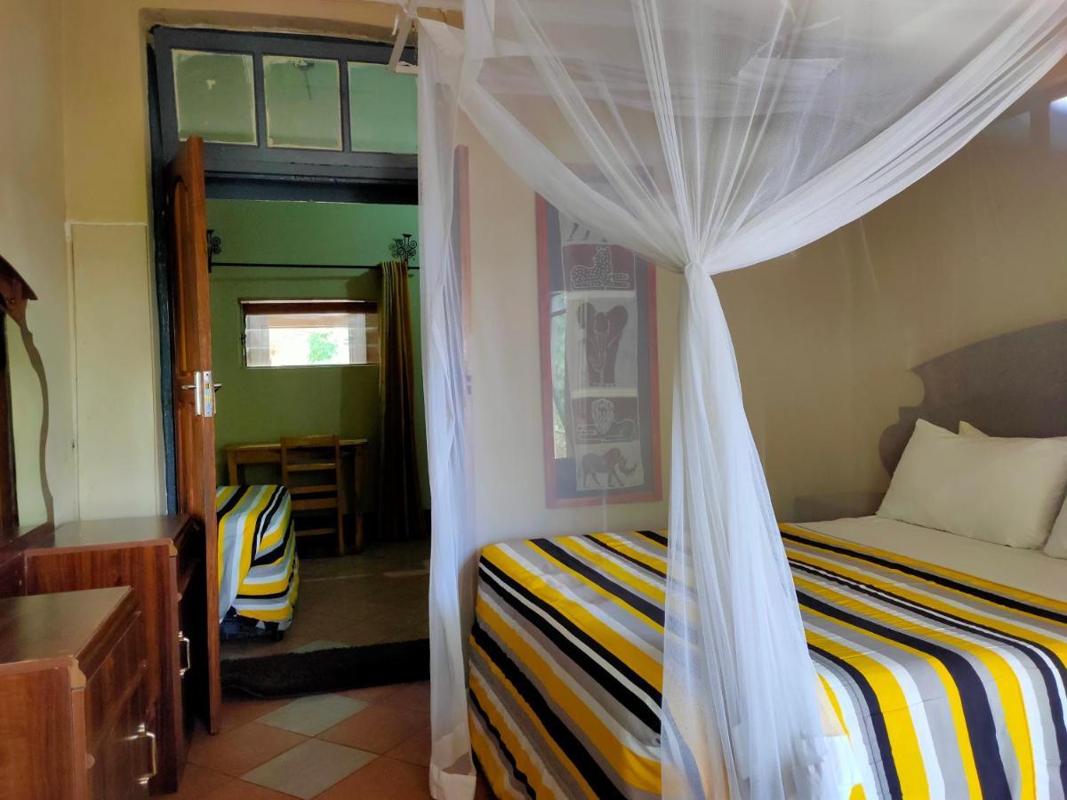 Golden Days Lodge ลิฟวิงสโตน ภายนอก รูปภาพ