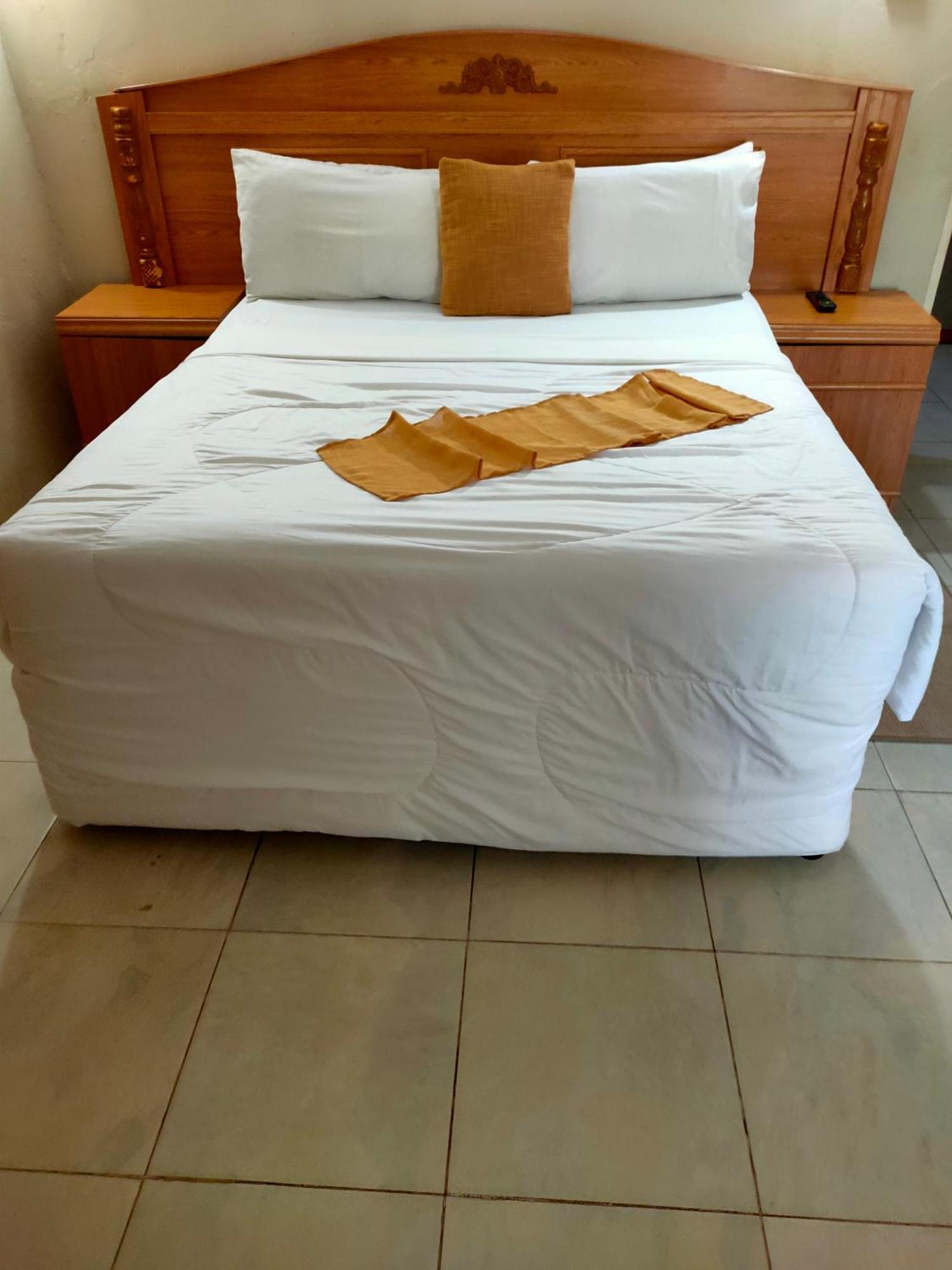 Golden Days Lodge ลิฟวิงสโตน ภายนอก รูปภาพ