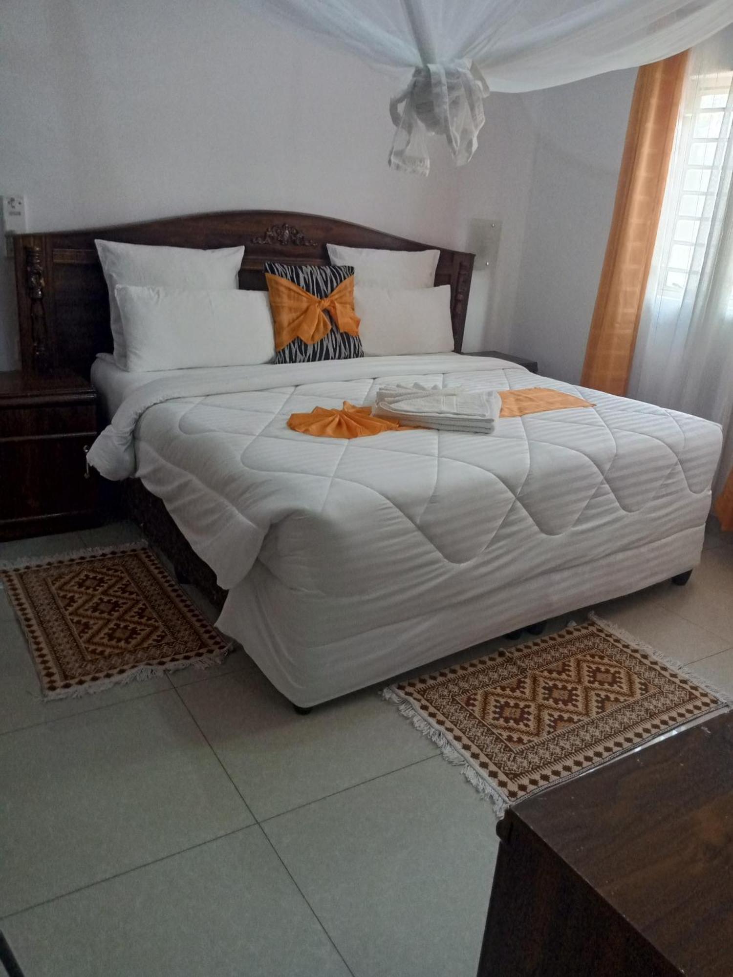 Golden Days Lodge ลิฟวิงสโตน ภายนอก รูปภาพ