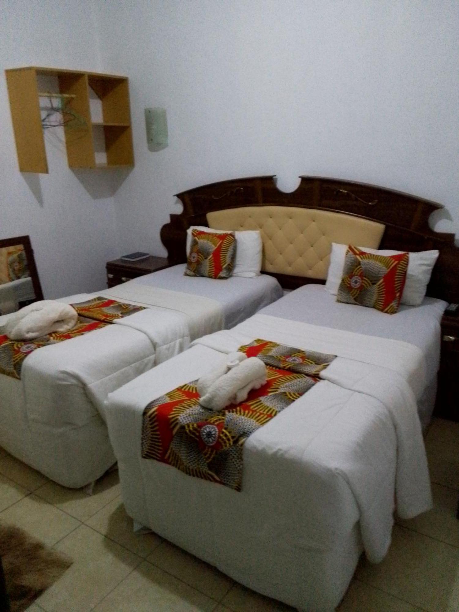 Golden Days Lodge ลิฟวิงสโตน ภายนอก รูปภาพ