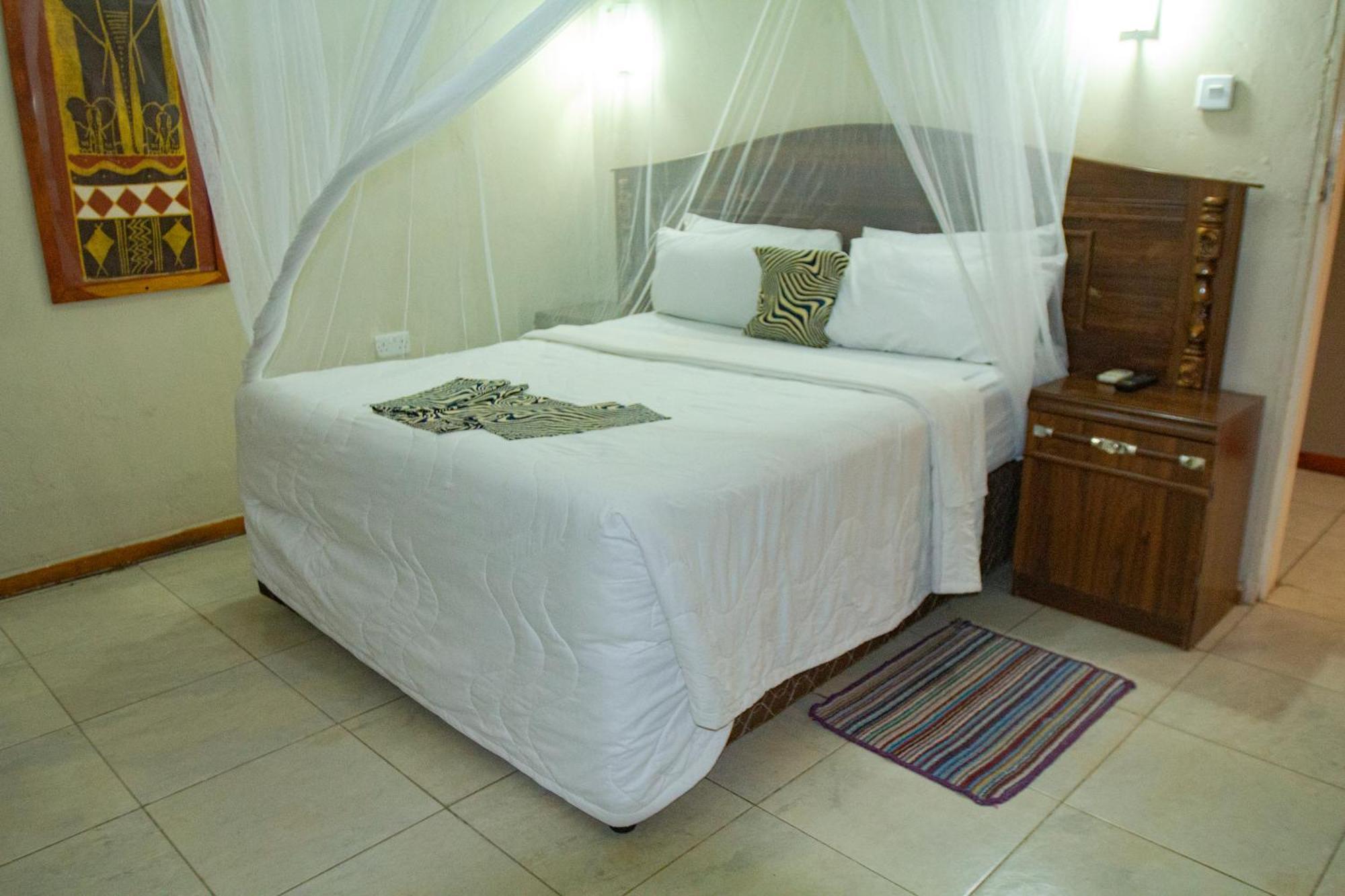 Golden Days Lodge ลิฟวิงสโตน ภายนอก รูปภาพ