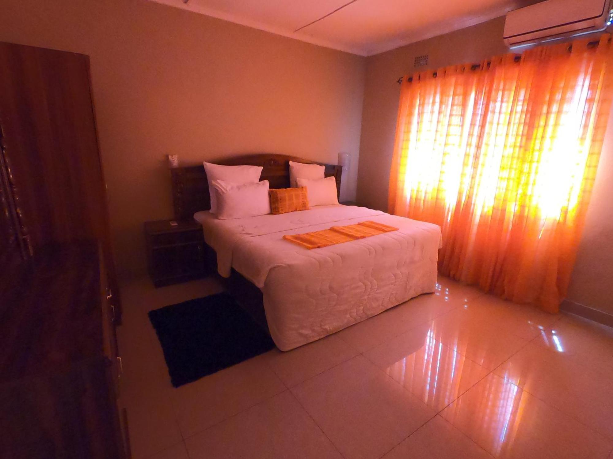 Golden Days Lodge ลิฟวิงสโตน ภายนอก รูปภาพ