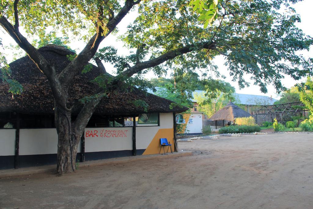 Golden Days Lodge ลิฟวิงสโตน ภายนอก รูปภาพ